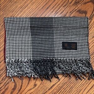 Clara Clark Classic Black and White Houndstooth Scarf